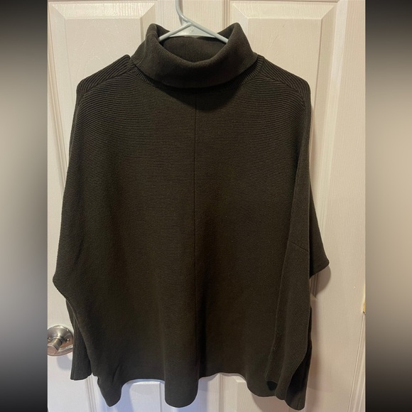 Oversize Cowl Sweater Thick Material size M - Picture 2 of 3